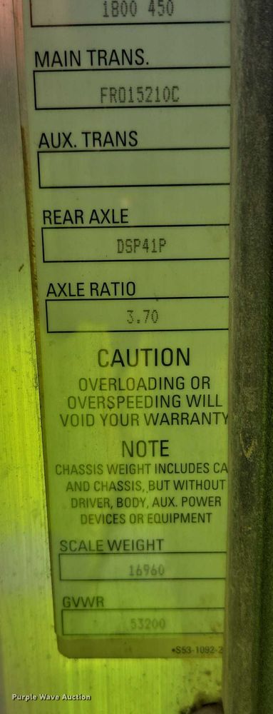 image for item EB1323 2012 Kenworth T800 semi truck