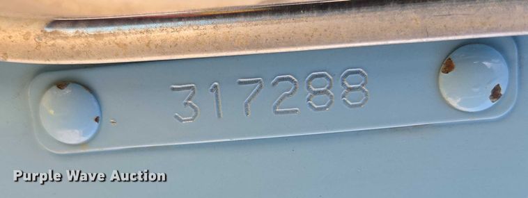 image for item EB1323 2012 Kenworth T800 semi truck