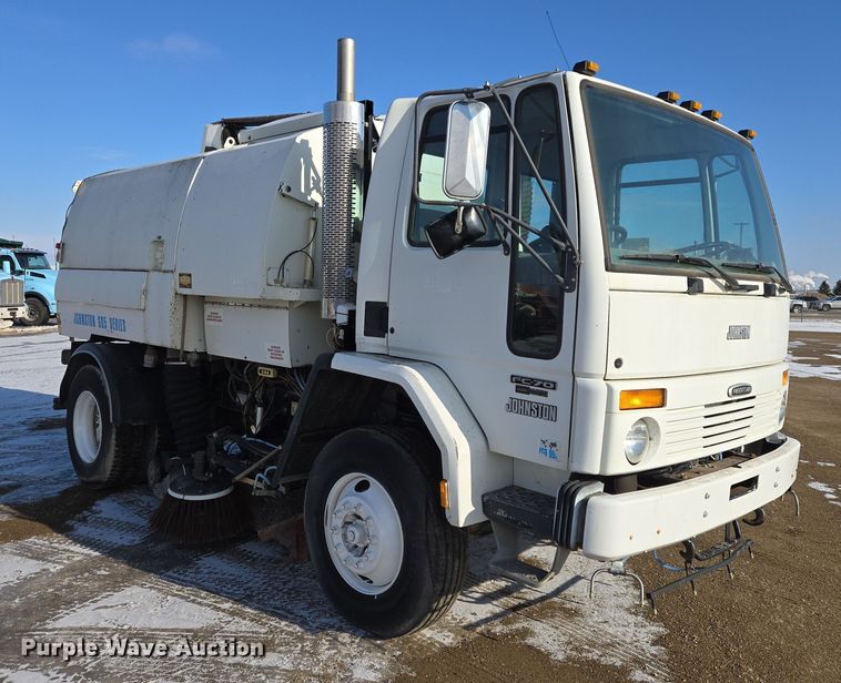 image for item EB1324 2000 Freightliner FC70 street sweeper truck