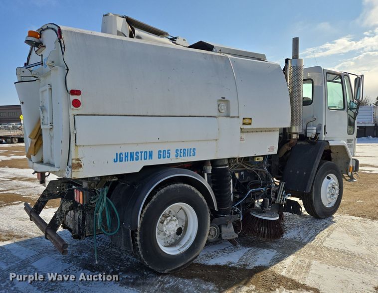 image for item EB1324 2000 Freightliner FC70 street sweeper truck