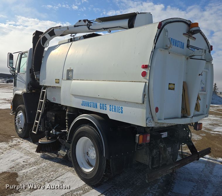 image for item EB1324 2000 Freightliner FC70 street sweeper truck