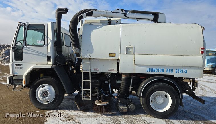 image for item EB1324 2000 Freightliner FC70 street sweeper truck
