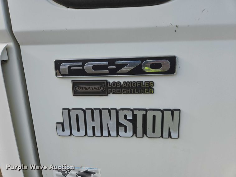 image for item EB1324 2000 Freightliner FC70 street sweeper truck