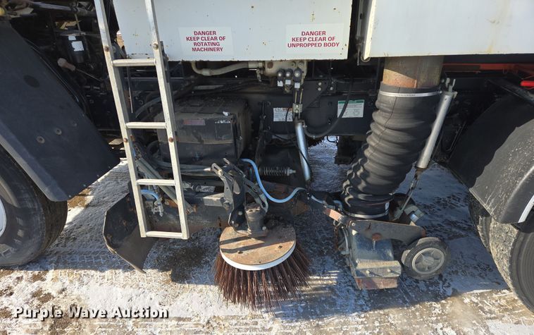 image for item EB1324 2000 Freightliner FC70 street sweeper truck