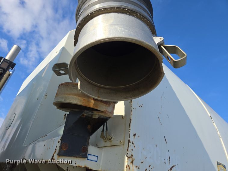 image for item EB1324 2000 Freightliner FC70 street sweeper truck