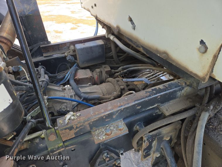 image for item EB1324 2000 Freightliner FC70 street sweeper truck