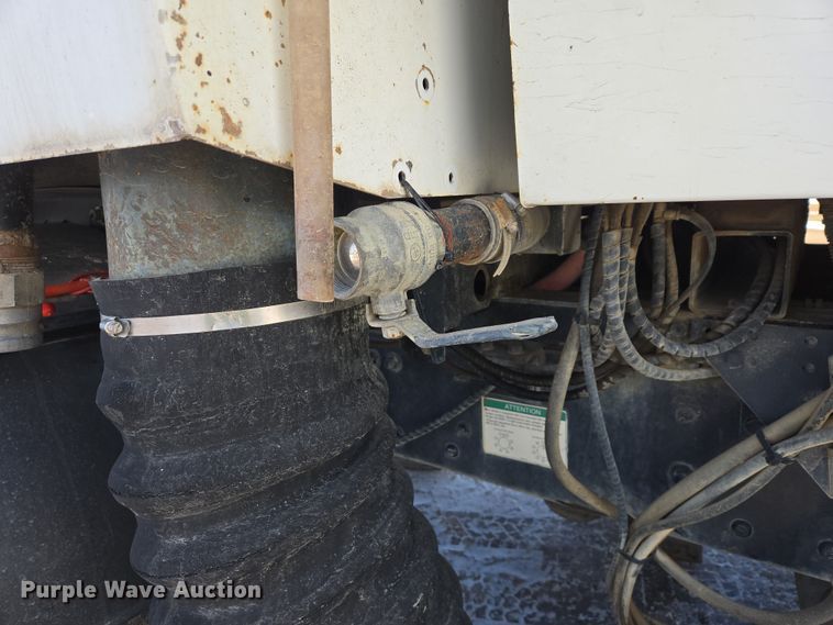 image for item EB1324 2000 Freightliner FC70 street sweeper truck