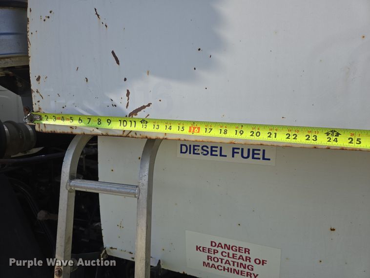 image for item EB1324 2000 Freightliner FC70 street sweeper truck