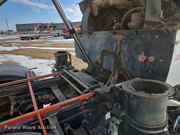 image for item EB1324 2000 Freightliner FC70 street sweeper truck