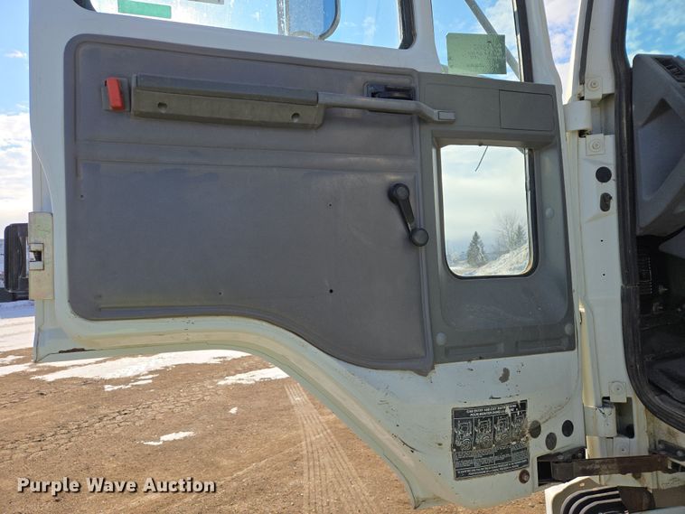 image for item EB1324 2000 Freightliner FC70 street sweeper truck