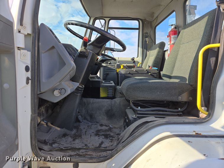 image for item EB1324 2000 Freightliner FC70 street sweeper truck