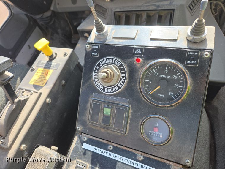 image for item EB1324 2000 Freightliner FC70 street sweeper truck