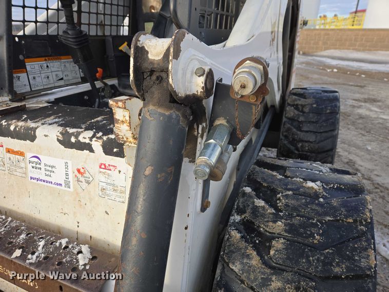 image for item EB1325 1999 Bobcat 873 skid steer loader