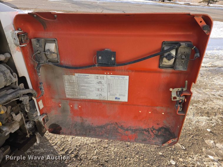 image for item EB1325 1999 Bobcat 873 skid steer loader