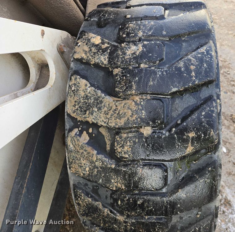 image for item EB1325 1999 Bobcat 873 skid steer loader