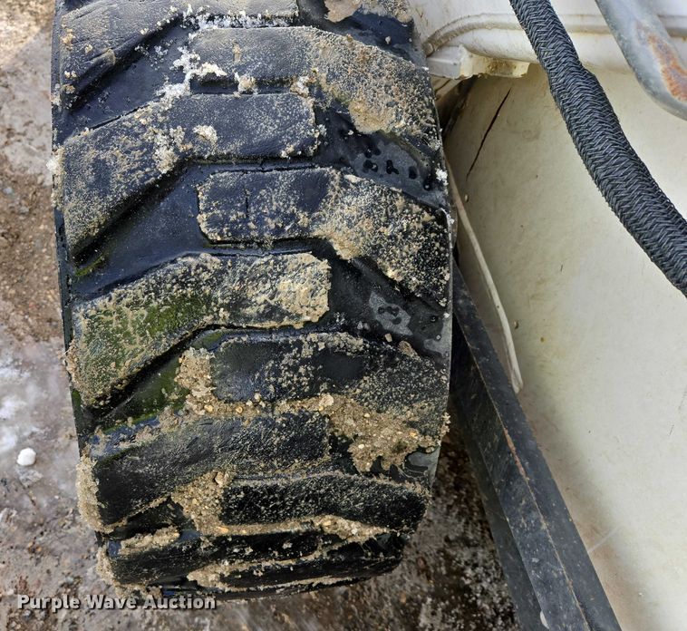 image for item EB1325 1999 Bobcat 873 skid steer loader