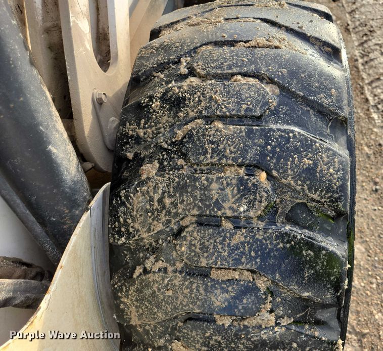 image for item EB1325 1999 Bobcat 873 skid steer loader