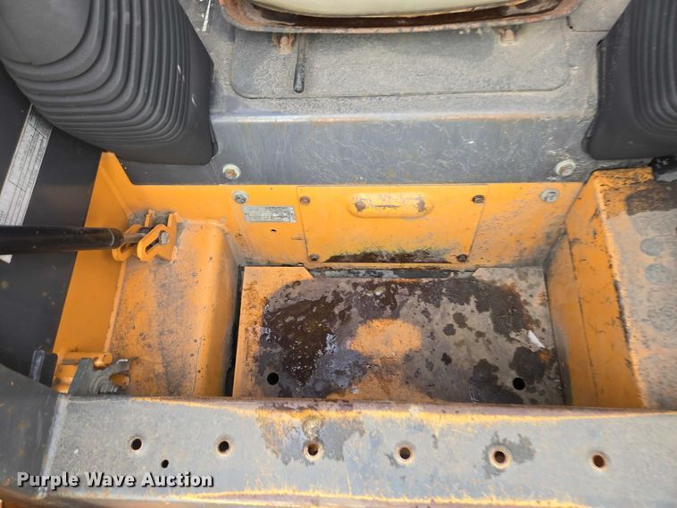 image for item EB1327 2005 Case 430 skid steer loader