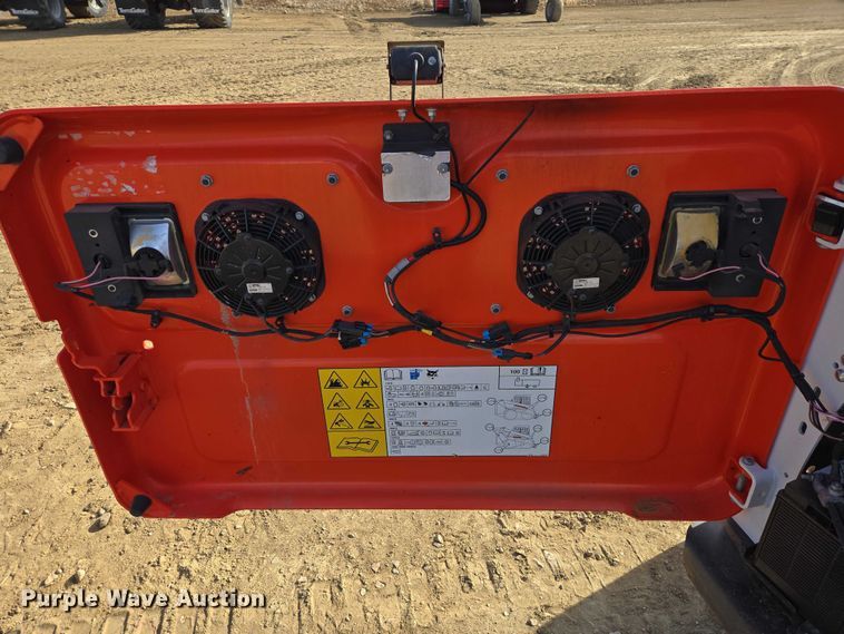 image for item EB1332 2024 Bobcat T770 tracked skid steer loader