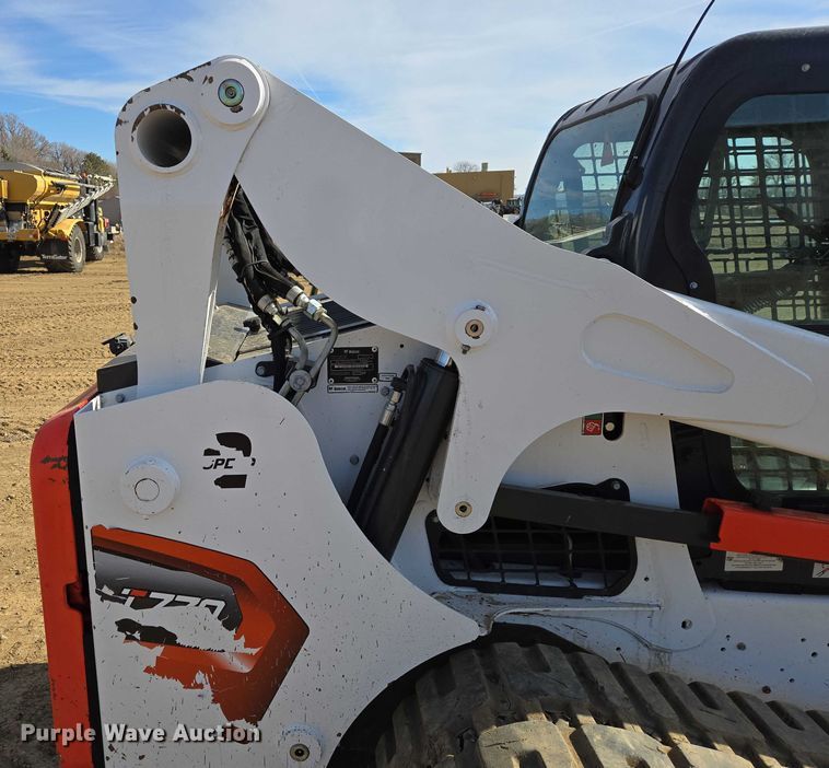 image for item EB1334 2024 Bobcat T770 tracked skid steer loader
