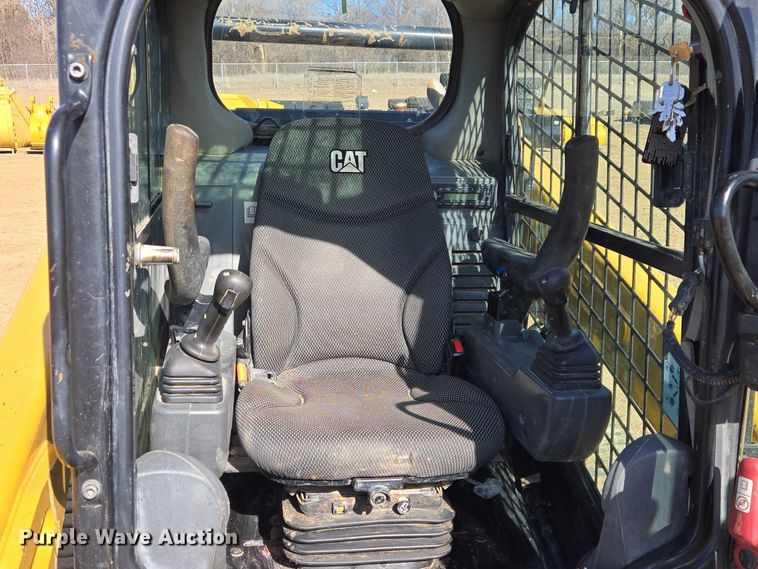 image for item EB1335 2022 Caterpillar 259D3 tracked skid steer loader