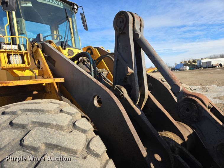 image for item EB1352 1996 Volvo L150C wheel loader