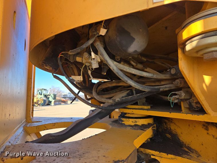 image for item EB1352 1996 Volvo L150C wheel loader