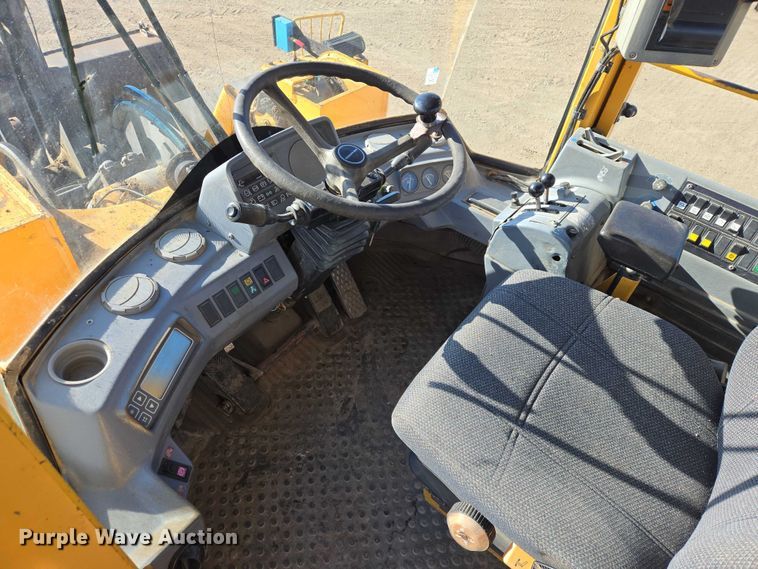 image for item EB1352 1996 Volvo L150C wheel loader