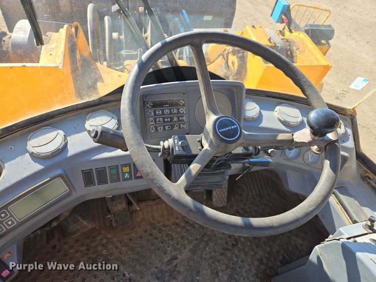image for item EB1352 1996 Volvo L150C wheel loader