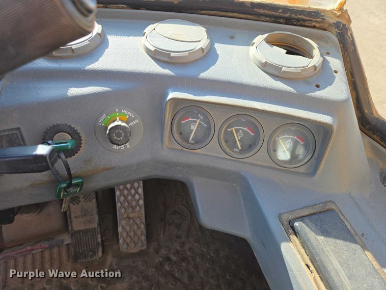 image for item EB1352 1996 Volvo L150C wheel loader