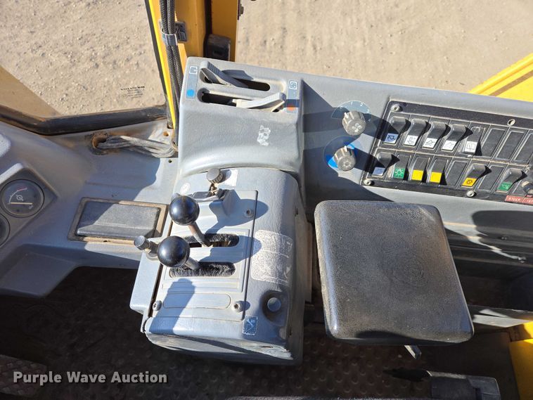 image for item EB1352 1996 Volvo L150C wheel loader