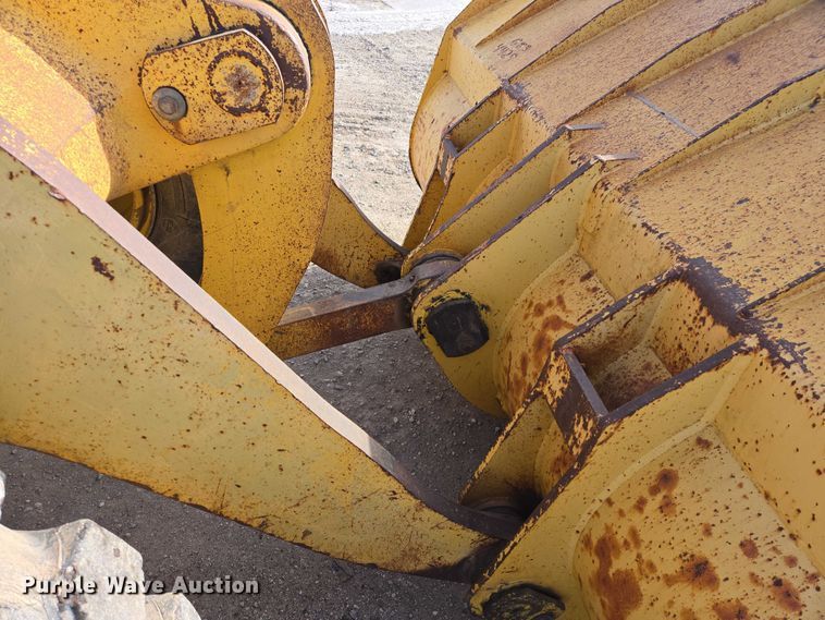 image for item EB1353 1997 Komatsu WA380-3L wheel loader