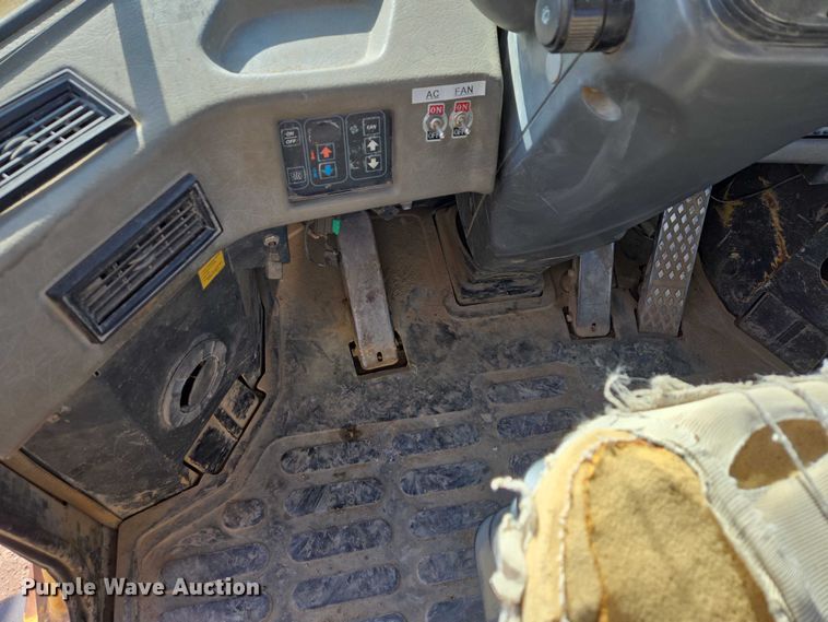 image for item EB1353 1997 Komatsu WA380-3L wheel loader