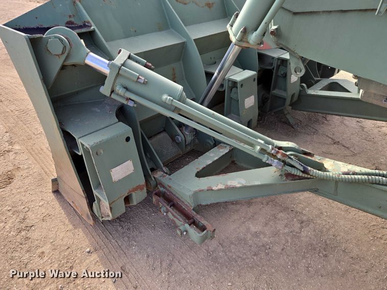 image for item EB1355 1967 Clark 290M scraper