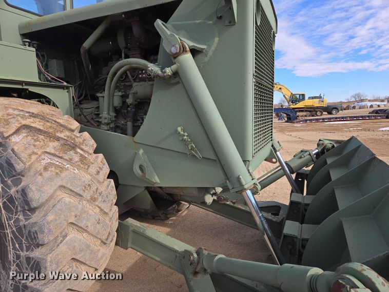 image for item EB1355 1967 Clark 290M scraper