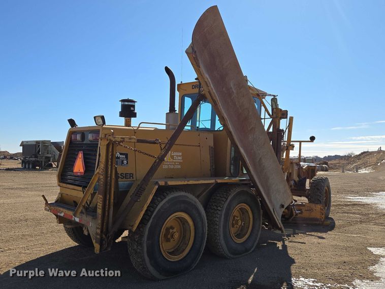 image for item EB1356 1993 Dresser 850 motor grader