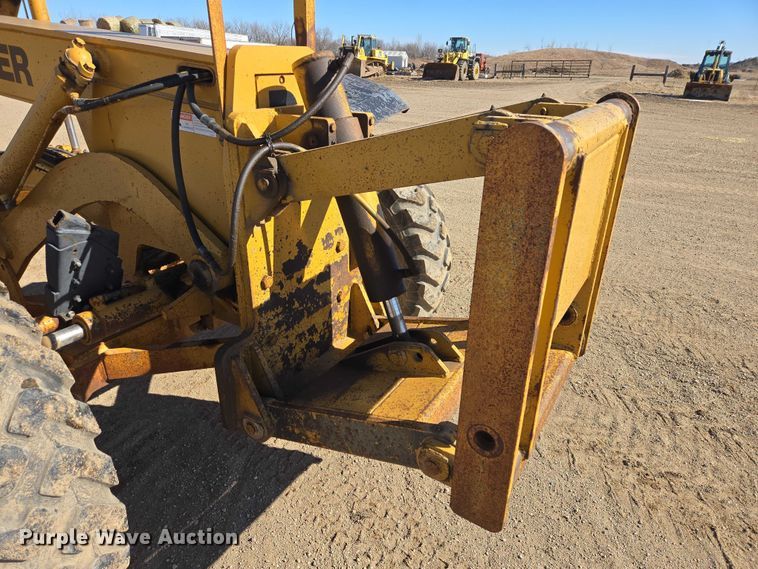 image for item EB1356 1993 Dresser 850 motor grader