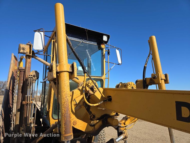 image for item EB1356 1993 Dresser 850 motor grader