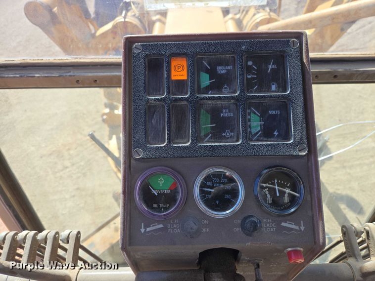 image for item EB1356 1993 Dresser 850 motor grader