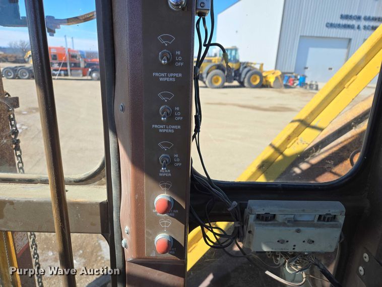 image for item EB1356 1993 Dresser 850 motor grader