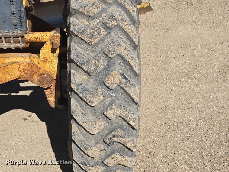 image for item EB1356 1993 Dresser 850 motor grader