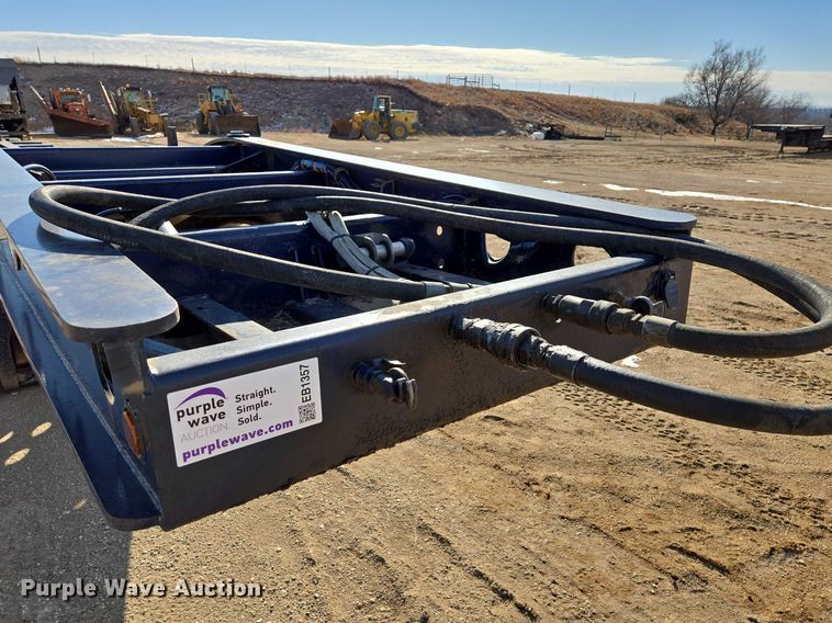 image for item EB1357 1999 Fontaine Specialized TH55-FLD lowboy equipment trailer