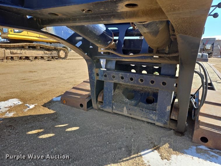 image for item EB1357 1999 Fontaine Specialized TH55-FLD lowboy equipment trailer