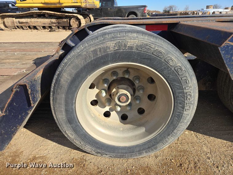 image for item EB1357 1999 Fontaine Specialized TH55-FLD lowboy equipment trailer