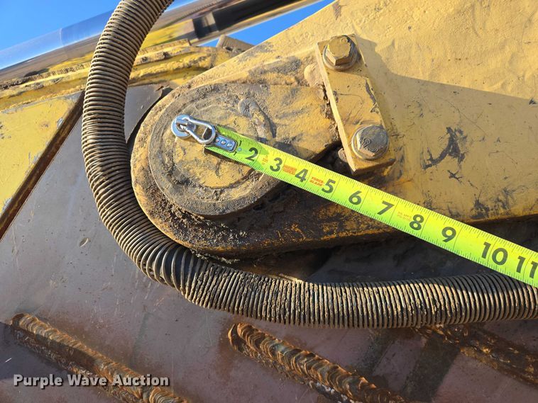 image for item EB1358 2006 Komatsu PC300HD-7E0 excavator