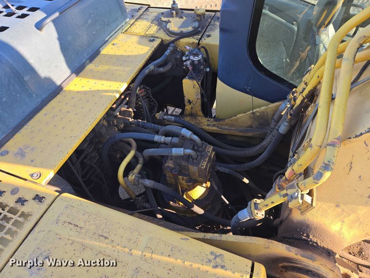 image for item EB1358 2006 Komatsu PC300HD-7E0 excavator