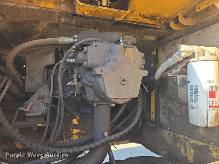 image for item EB1358 2006 Komatsu PC300HD-7E0 excavator