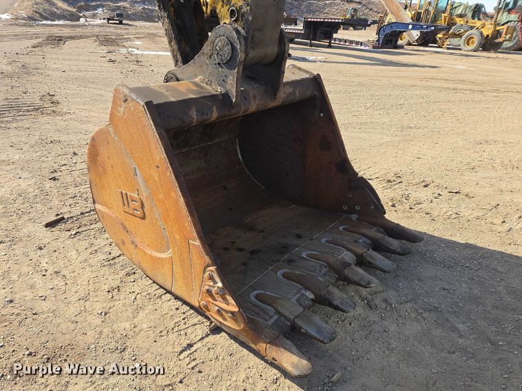 image for item EB1359 2017 Komatsu PC490LC-11 excavator