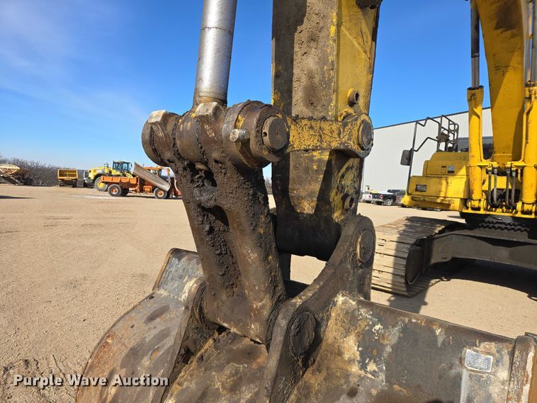image for item EB1359 2017 Komatsu PC490LC-11 excavator