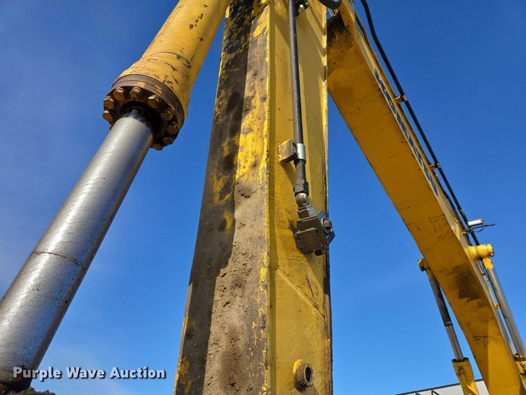 image for item EB1359 2017 Komatsu PC490LC-11 excavator